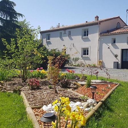 Bed and Breakfast La Grange d'Hélène Cholet Exterior foto